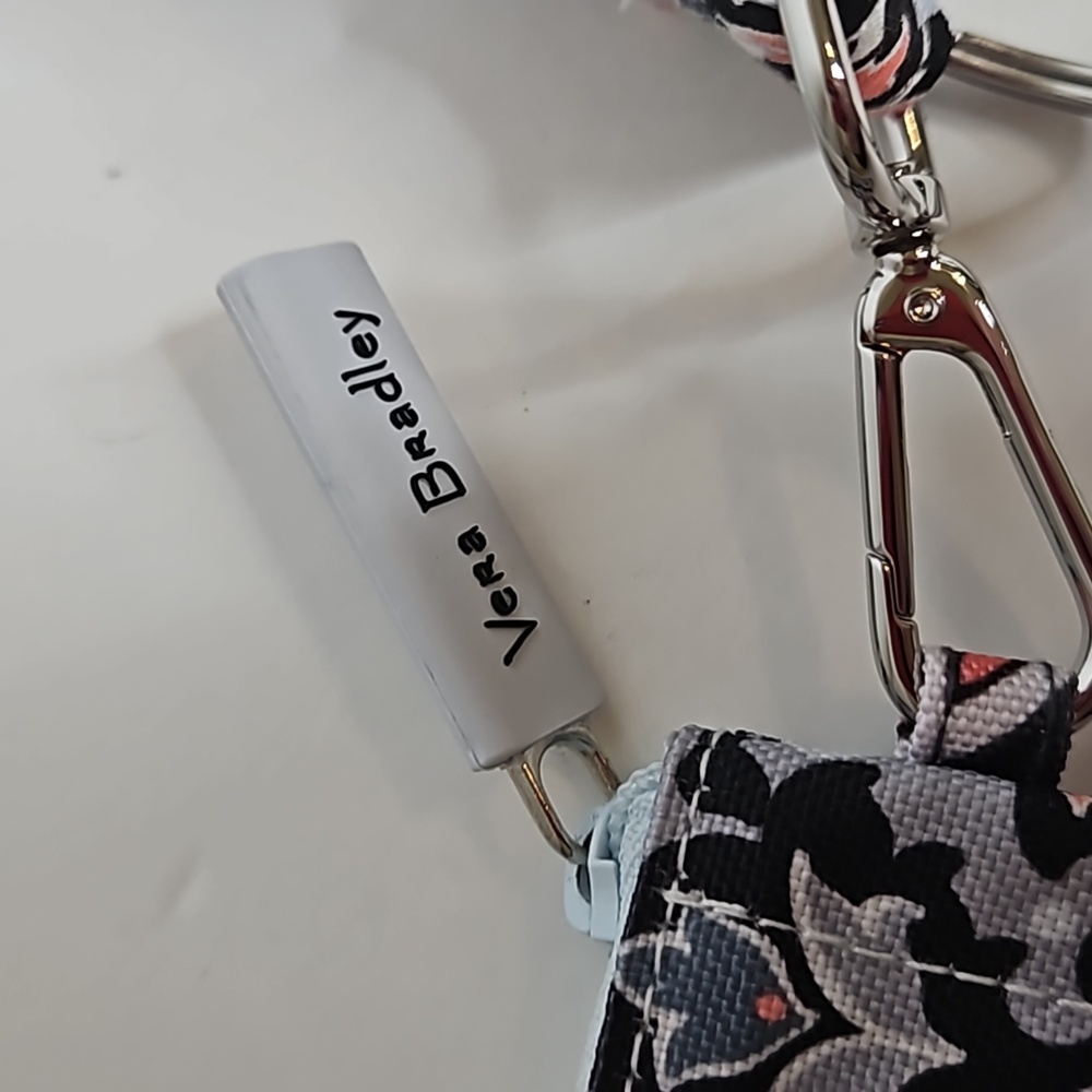 Vera Bradley ID Case and Lanyard Key Ring Lisbon Medallion - Picture 3 of 8